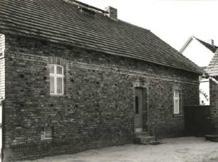 Rohne-Mulkwitz, Dorfstraße 8. Bauernhof (um 1930), Wohnhaus