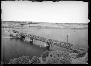 Nikolaiken (Mikolajki/Polen). Eisenbahnbrücke