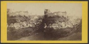 Bautzen. Stadtteilansicht Burgberg mit Ortenburg und Fronfeste mit Burgwasserturm. Blick vom Protschenberg über das Spreetal und Straße Unterm Schloß nach Süden. Stereokarte (Albuminpapier auf Karton) mit Prägestempel "Hermann Krone, Dresden."