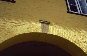 Torhaus: Torbogen mit Schlussstein