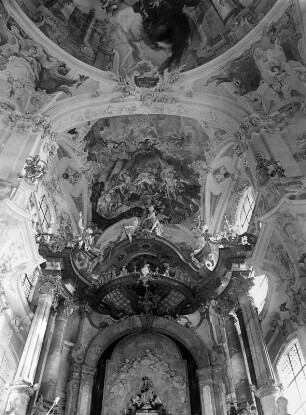 Hochaltar : Hochaltar. (1748/1750; J. A. Feuchtmayer). Oberre Sbschluß gegen Deckenmalerei. Birnau (Uhldingen-Mühlhofen), Wallfahrtskirche Sankt Marien