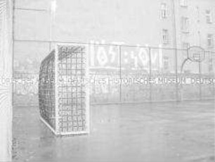 Blick auf ein Fußballtor (Prämiertes Foto Sonderthema: Fußball-Fieber)