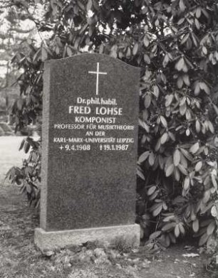 Grabmal für den Komponisten Fred Lohse (gest. 1987)