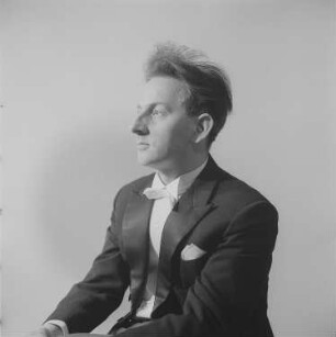 Porträtaufnahmen von Pianist Prof. Dieter Zechlin : Porträt von Dieter Zechlin