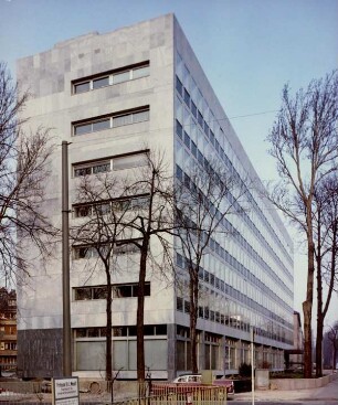 Verwaltungsgebäude IG Bau-Steine-Erden, ohne Datum