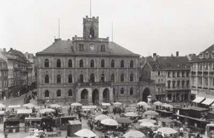 Weimar, Markt : Weimar. Westseite mit Rathaus