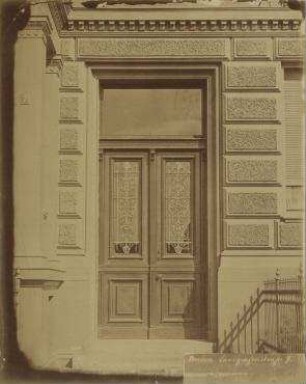 Ohne Titel (Landgrafenstraße 7, Eingang)