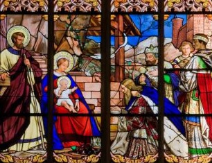 Frankreich. Centre. Indre et Loire. Tours. Cathedrale Saint Gatien. Gotik. Glasfenster. Jesus, Familie und die drei Könige. Detail