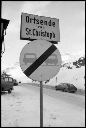 St. Christoph: St. Christoph und Straßenschild [Ortsausgang]