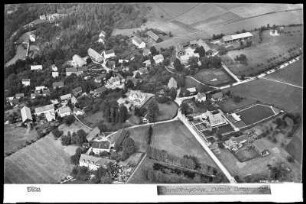 Ostrau. Stadtteilansicht mit Gaststätte Ostrauer Scheibe (rechts) gegen Kirnitzschtal (oben). Luftbild-Schrägaufnahme von Süden