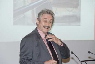 Übergabe und Präsentation der Filmdokumentation "Der Wiederaufbau der Dresdner Frauenkirche - die weltweit wirkende Bürgerinitiative" von Ernst Hirsch im Vortragssaal der Sächsischen Landesbibliothek - Staats- und Universitätsbibliothek Dresden