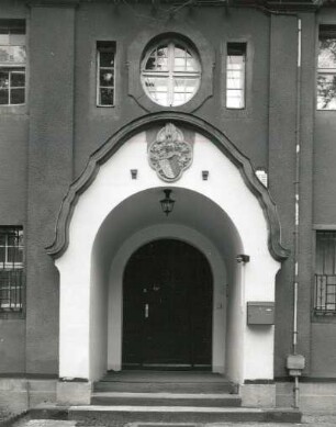 Radebeul, Augustusweg 105. Villa (um 1910). Hauptportal