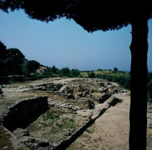 Agia Triada. Minoischer Palast : Kreta, Agia Triada. Westost-Blick entlang der Rampa del mare
