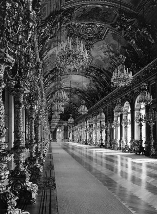 Chiemsee. Neues Schloss Herrenchiemsee (1878-1886; J. Hofmann, G. v. Dollmann). Große Spiegelgalerie