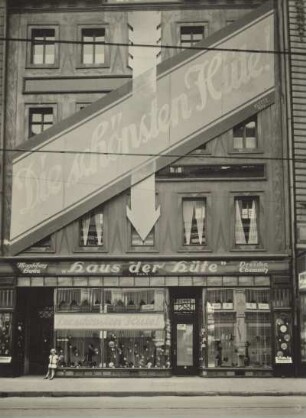 Leipzig, Reklame für das "Haus der Hüte" am Brühl
