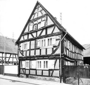 Fachwerkwohnhaus; Hainburg, Kirchstraße 3