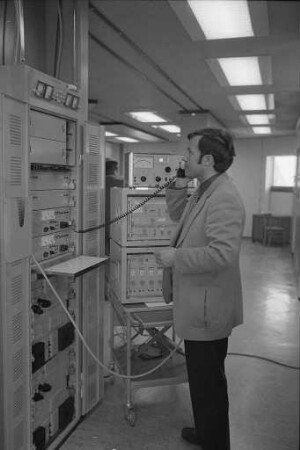 Inbetriebnahme der ersten automatischen Autotelefon-Fernmeldeanlage für den Bereich der Oberpostdirektion Karlsruhe im Fernmeldeturm Grünwettersbach