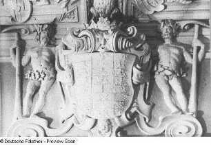 Comotan, G.; Vinetti, Giulio. Stuckdecke. 1662. Detail: Kurbrandenburgisches Wappen über der Osttür. Bautzen, Ortenburg, Audienzsaal