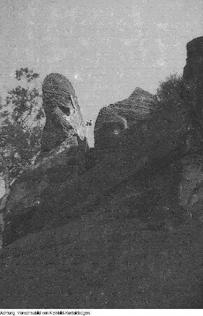 Sächsische Schweiz, Hohnstein mit R. König, Blick auf den Falkenstein, Bloßstock, 1956 & Sächsische Schweiz, Sprung von Heinz Böttger am Hohen Porstein, 1955 & Sächsische Schweiz, Riesengrundschanze, Sommerskispringen auf Sprungmatten