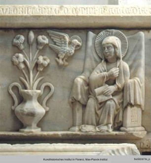 Sarkophag des Enrico Caracciolo mit Verkündigung an Maria