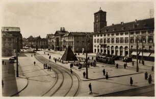 Postkartenalbum mit Motiven von Karlsruhe. "Karlsruhe. Marktplatz"
