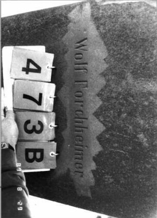 Grabstein 473 (Index: 100108033) Material: roter Sandstein Zustand: gut Maße HxBxT: 145x61x18 cm Beschreibung: Stele, überkragender Bogenabschluß, Schriftfeld abgegrenzt: Grabstein 473B