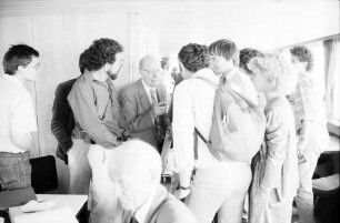 32. Tagung 1982 Physiker; Mainaufahrt: Eugene Wigner im Gespräch