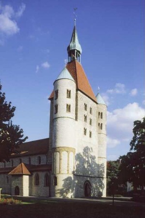 Pfarr- und ehemalige Stiftskirche Sankt Bonifatius