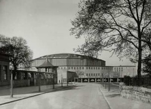 Dortmund, Westfalenhalle : Dortmund. Westfalenhalle. Ansicht von Osten