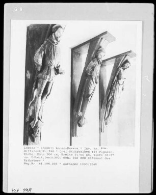 Drei Stützbalken mit männlichen Figuren (Propheten?)