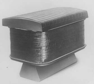Polschuh eines Rotors : Technikgeschichte | Physik | Elektrizität | Elektromagnet und Elektromotor