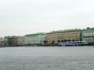 St. Petersburg: Newa-Ufer mit städtischer Bebauung