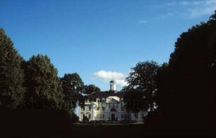 Blumendorf: Gut: Herrenhaus: Nordfassade Hofseite