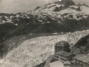 Schweizer Alpen. Rhonegletscher mit Hotel Belvédèr (1882) am Furkapass
