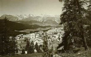 Pontresina (Schweiz). Ortsansicht von Osten gegen Inntal mit Piz Mair und Piz Ot