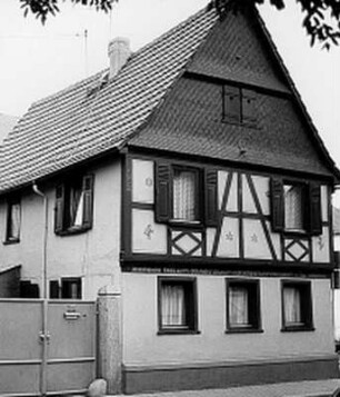 Hattersheim, Hauptstraße 32