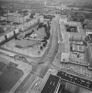 Wilhelm-Pieck-Allee (Ernst-Reuter-Allee) in Magdeburg : Blickrichtung Westen zum Hauptbahnhof