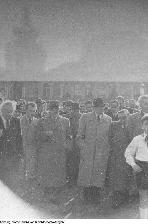 Dresden. Wjatscheslaw Michailowitsch Molotow, Außenminister der UdSSR während seines Besuches in Dresden, Oktober 1954 & Dresden. Besuch Modrows in Dresden, Oktober 1954