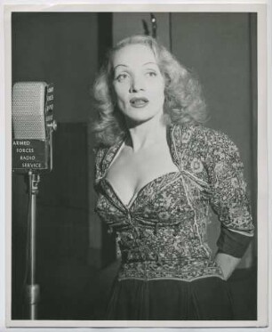 Marlene Dietrich, Rundfunkaufnahme "Xmas Command" bei Armed Forces Radio Service (Los Angeles, September 1946) (Archivtitel)