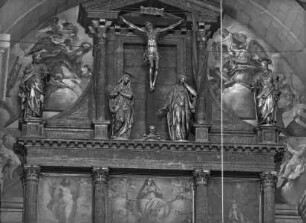 Retablo de la capilla mayor mit Kreuzigungsgruppe — Kreuzigungsgruppe