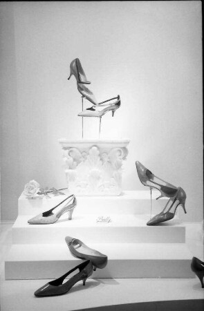 Basel: Stand, Bally Schuhe