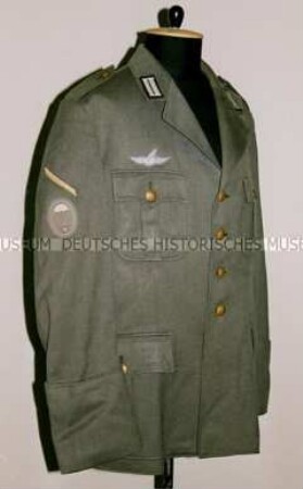 Rock zum Dienstanzug für einen Gefreiten der Fallschirmtruppe der Bundeswehr, 1. Ausführung