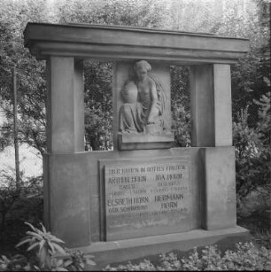 Grabmal der Familie Arthur Horn