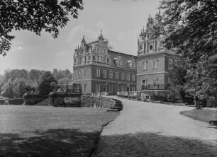 Bad Muskau. Blick auf das Schloss im Fürst-Pückler-Park