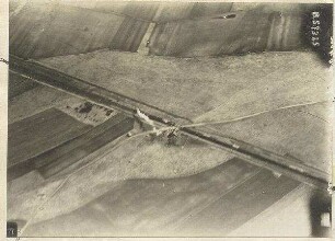 Güterzug zwischen Schleißheim und Pulling (Station Neufahrn?) (1000 m)