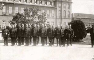 Verfassungstag 1929 (Gruppe der Gendarmerie, rechts Polizeihauptmann Mohr)