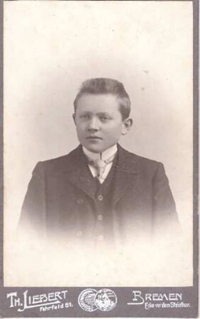 Foto Portrait eines älteren Knaben