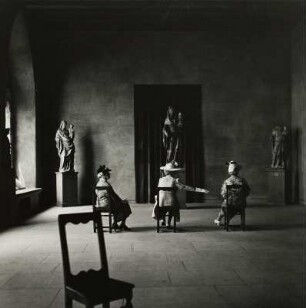 Drei alte Damen im Cloisters Museum