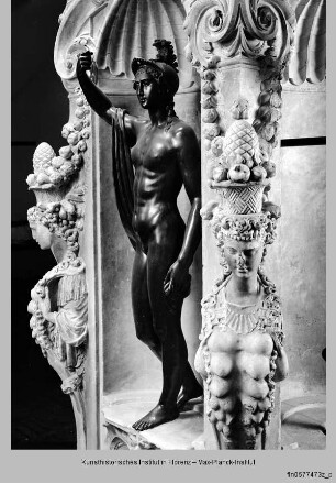 Minerva - Perseus, Det. d. Sockels: Minerva