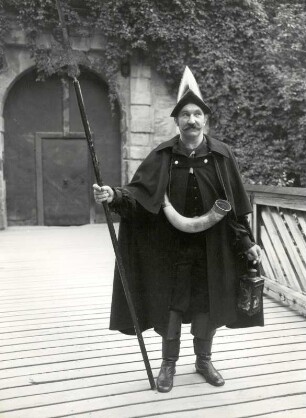 Historisch gekleideter Nachtwächter in Meersburg